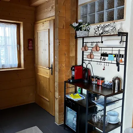 לינה וארוחת בוקר Alpina Gyger 3*